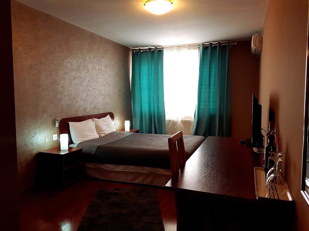 Hotel Mic Bucarest Exterior foto